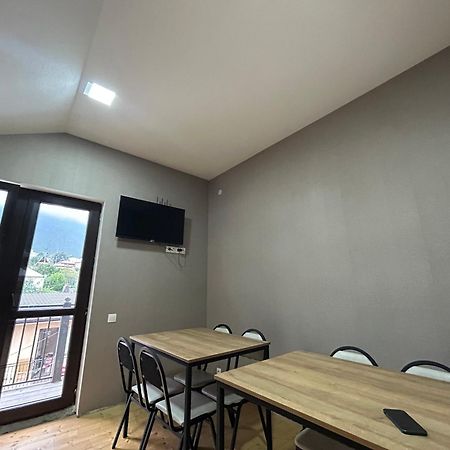 Aldema Hotel Kazbegi Bagian luar foto